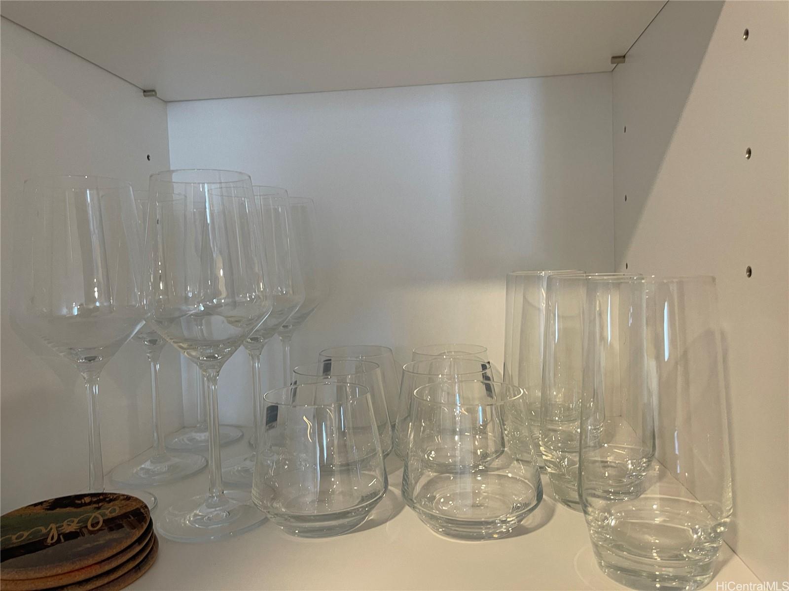 987 Queen St Honolulu - Rental - photo 10 of 20