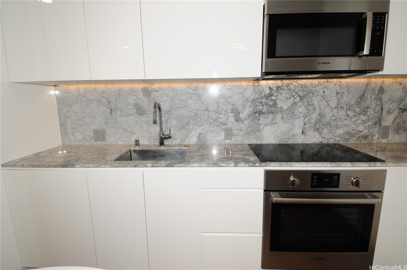 Aalii condo # 1612, Honolulu, Hawaii - photo 4 of 25