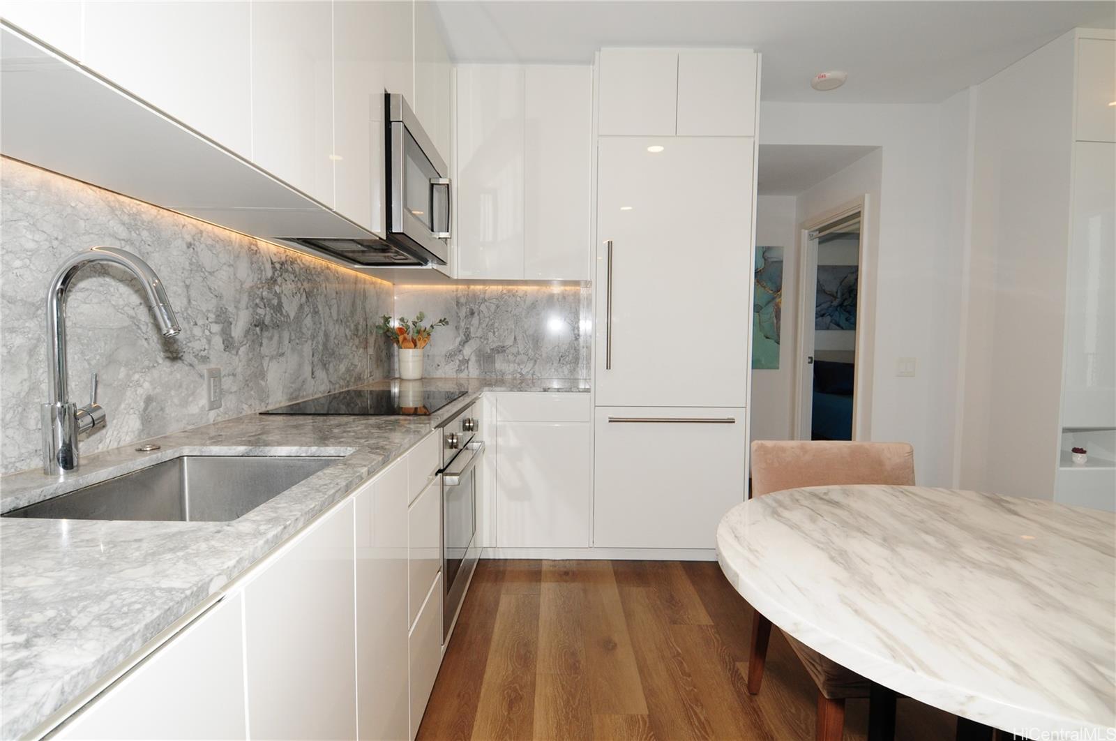 Aalii condo # 1612, Honolulu, Hawaii - photo 6 of 25