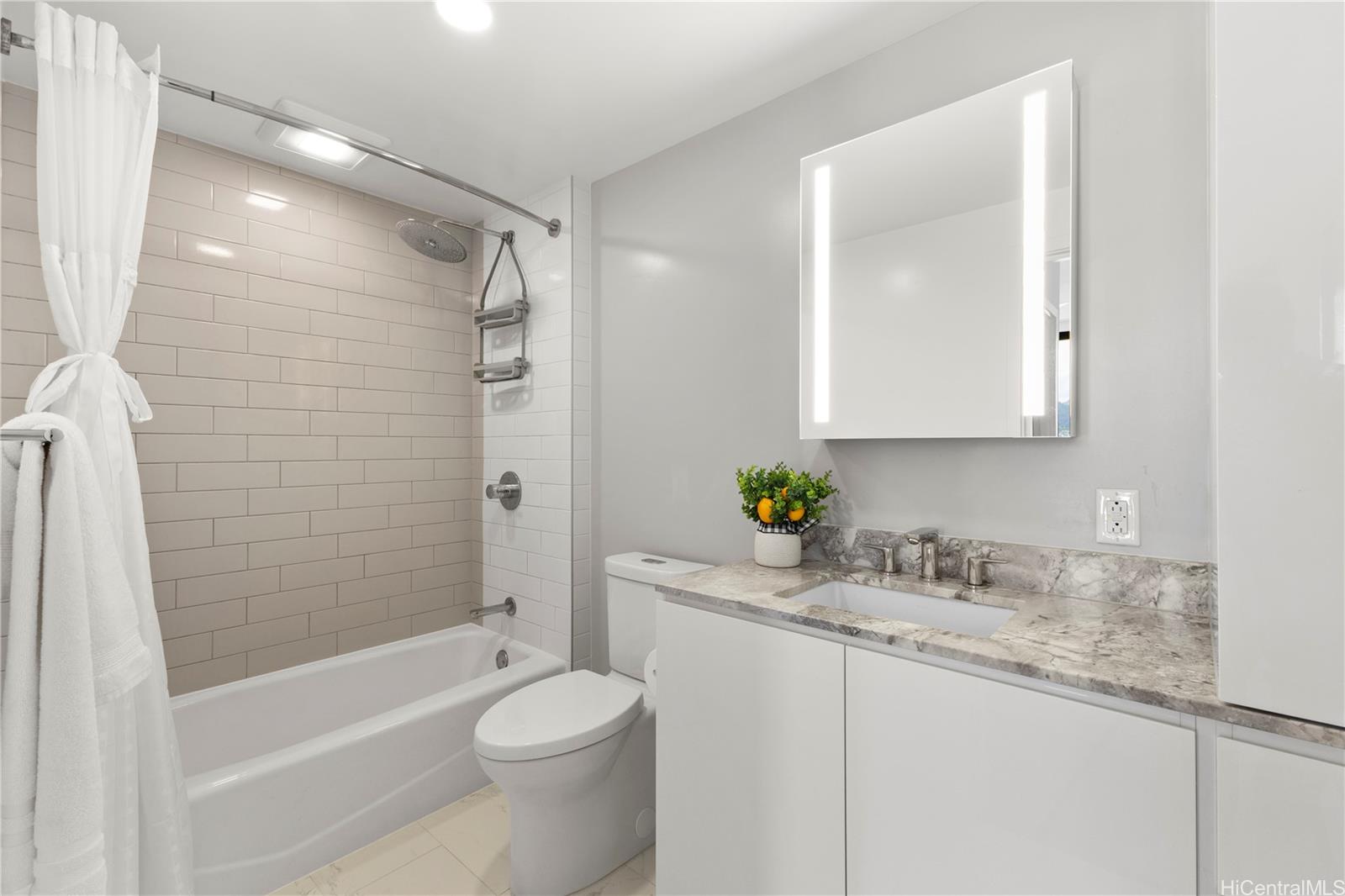 Aalii condo # 1615, Honolulu, Hawaii - photo 10 of 25