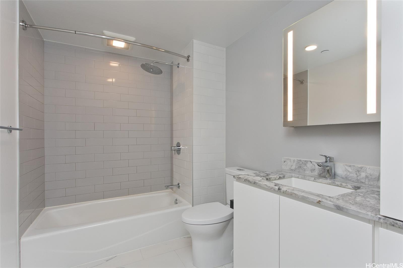 987 Queen Street Honolulu - Rental - photo 3 of 20