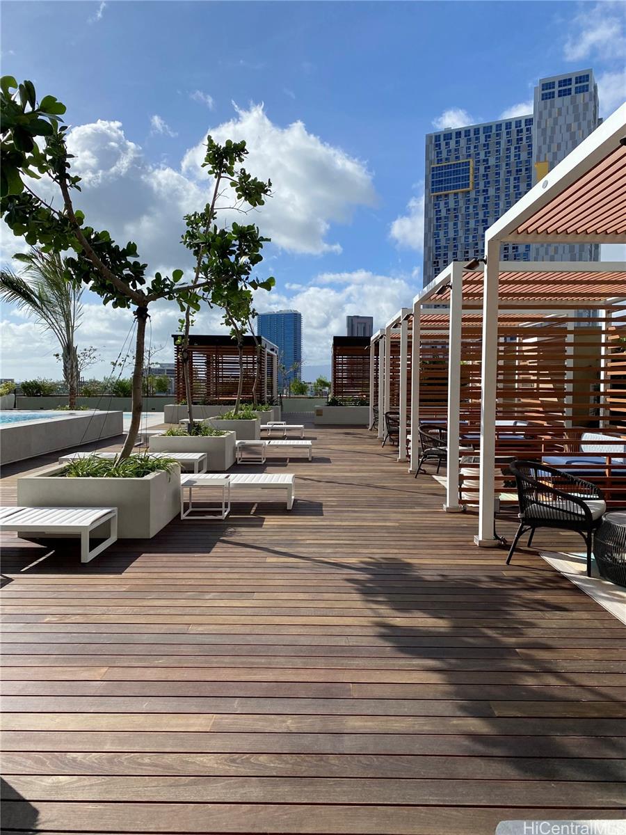 987 Queen Street Honolulu - Rental - photo 2 of 13