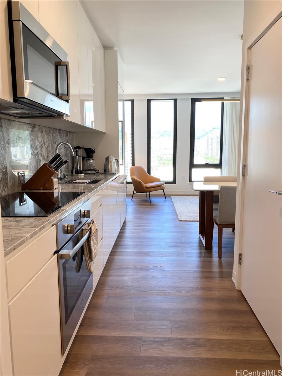 987 Queen Street Honolulu - Rental - photo 6 of 13