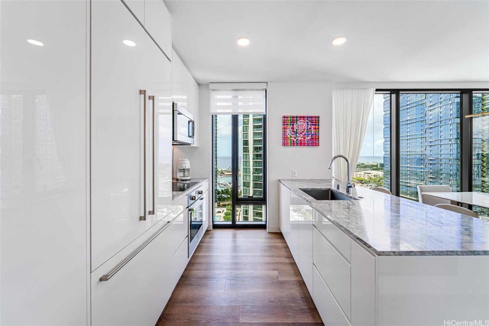 Aalii condo # 2001, Honolulu, Hawaii - photo 3 of 25