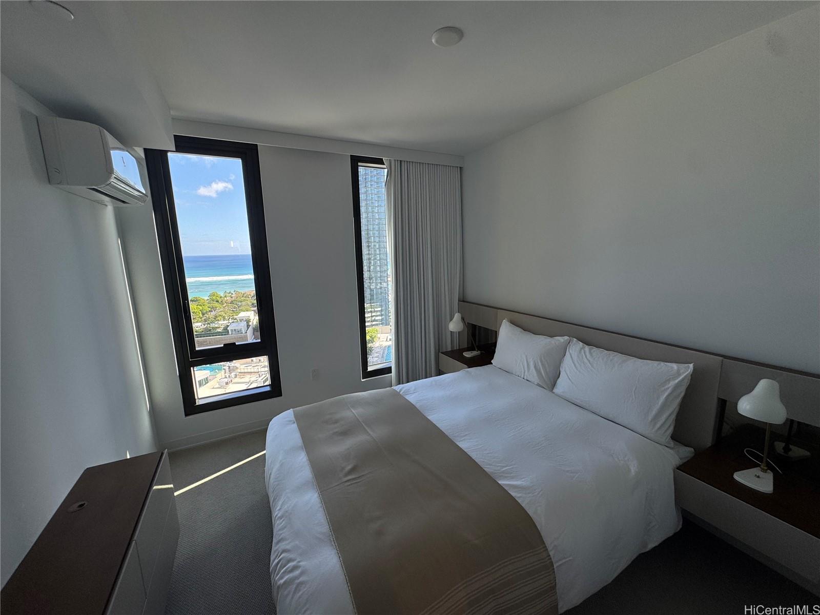 987 Queen St Honolulu - Rental - photo 5 of 9