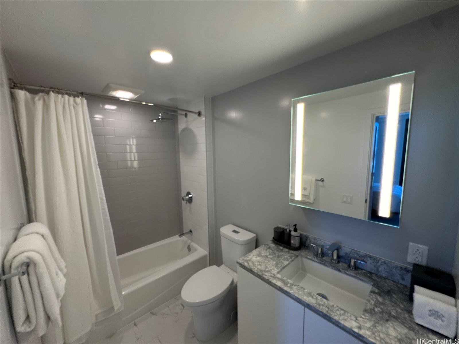 987 Queen St Honolulu - Rental - photo 6 of 9