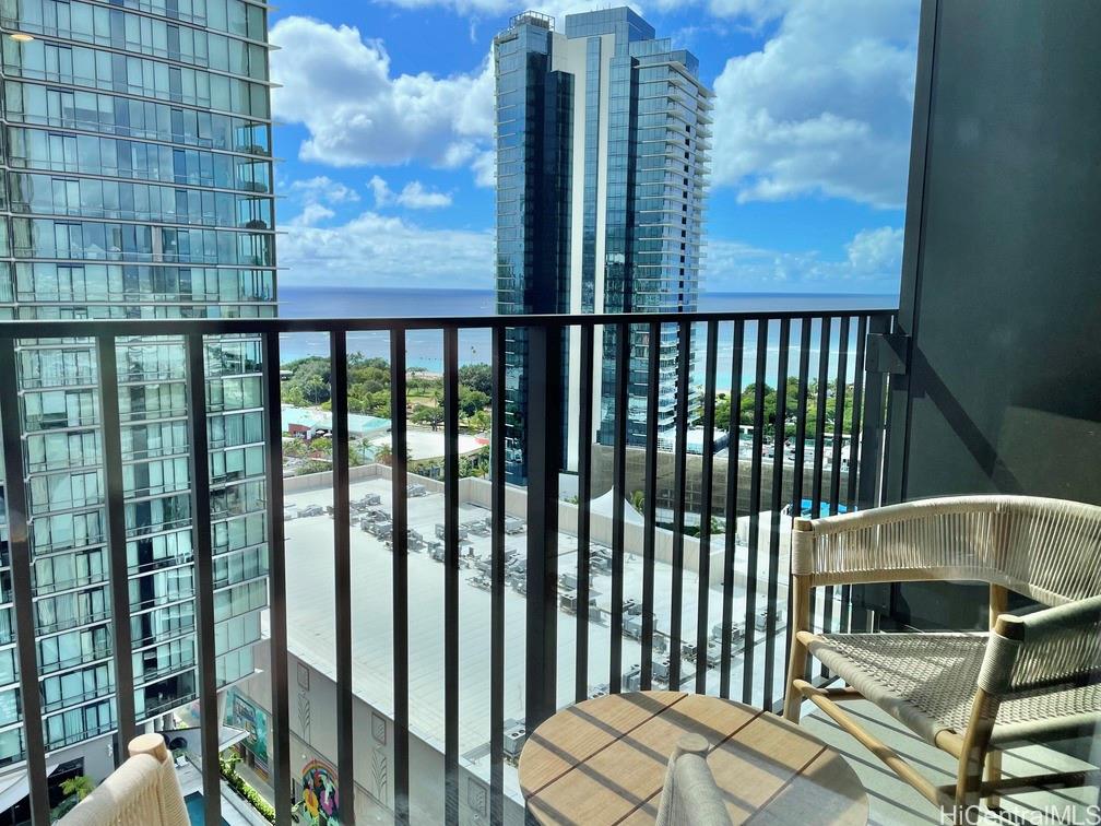 987 Queen St Honolulu - Rental - photo 4 of 20