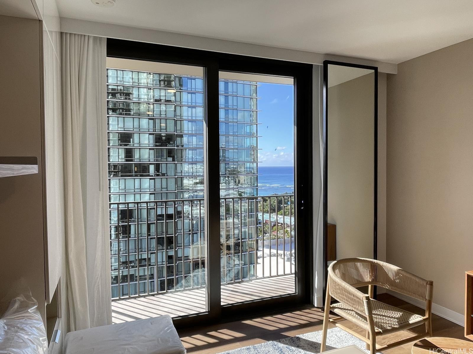 987 Queen St Honolulu - Rental - photo 5 of 20