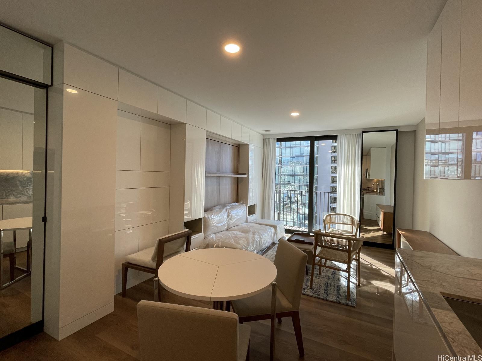 987 Queen St Honolulu - Rental - photo 7 of 20