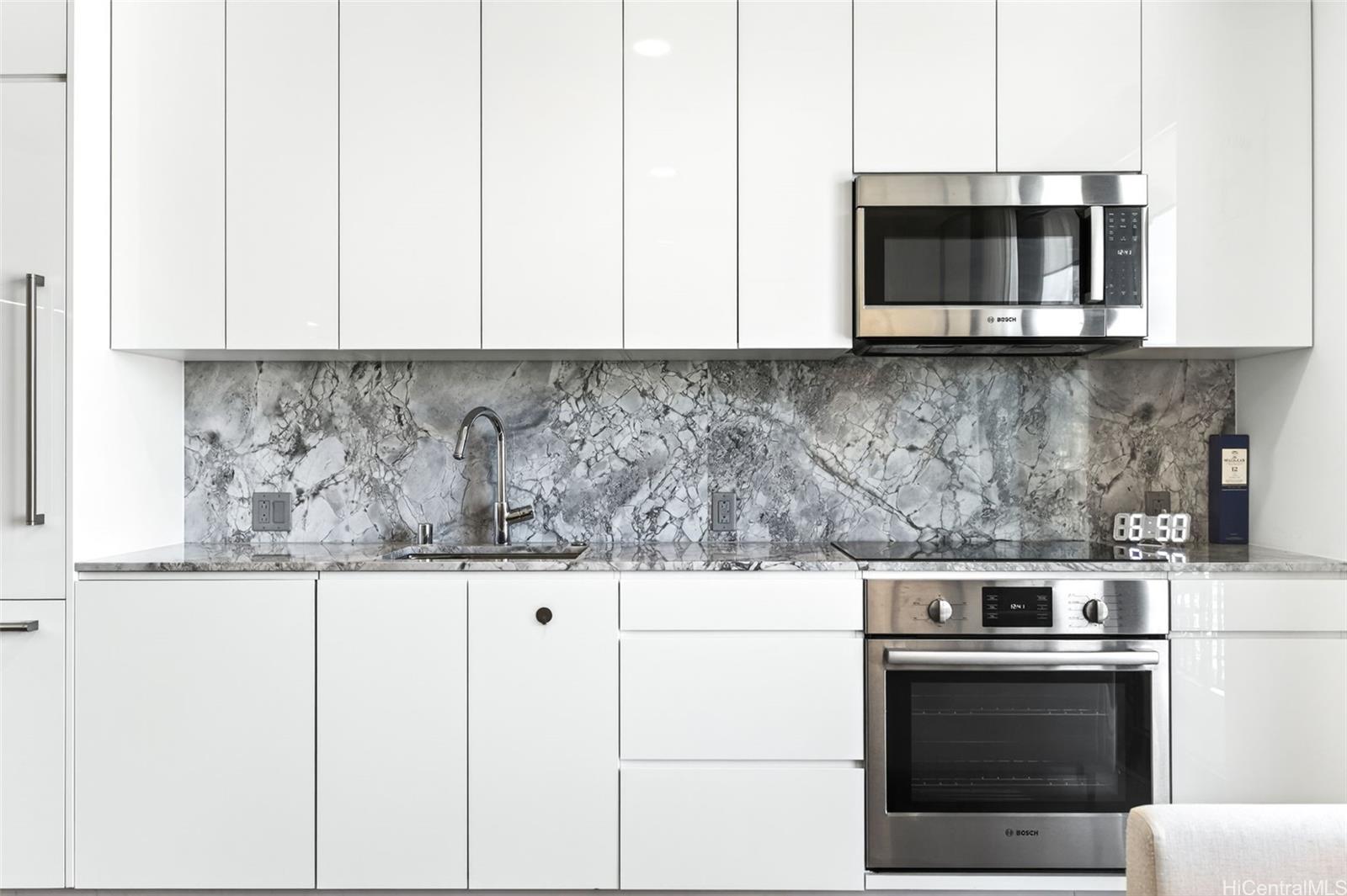 Aalii condo # 2303, Honolulu, Hawaii - photo 9 of 24