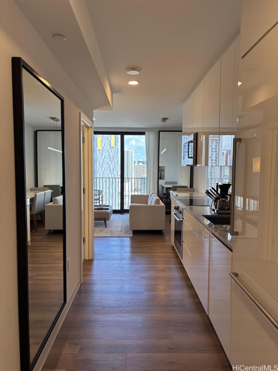 987 Queen St Honolulu - Rental - photo 5 of 24