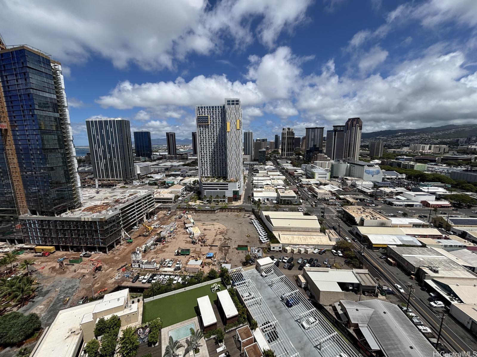 987 Queen St Honolulu - Rental - photo 9 of 24