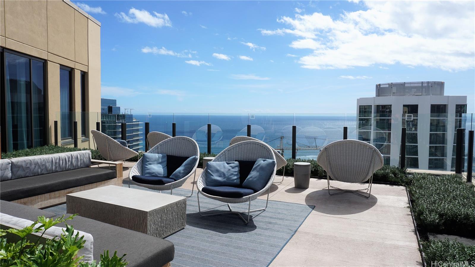 987 Queen St Honolulu - Rental - photo 13 of 21