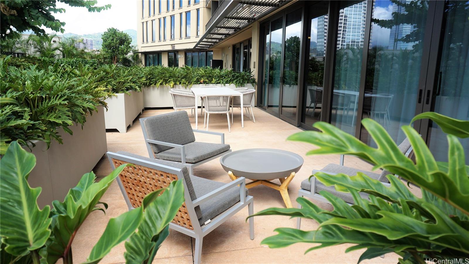 987 Queen St Honolulu - Rental - photo 15 of 21