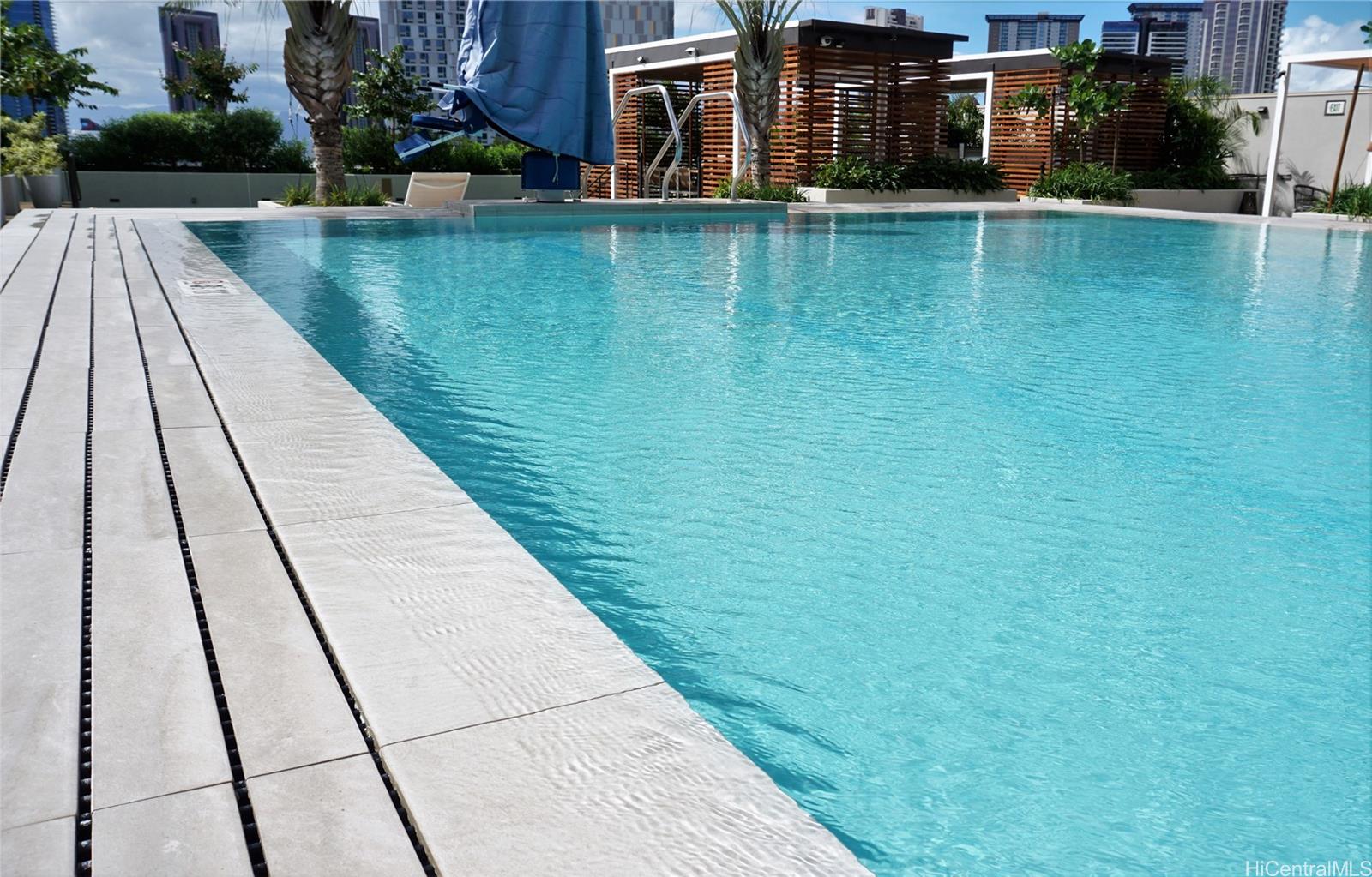 987 Queen St Honolulu - Rental - photo 18 of 21