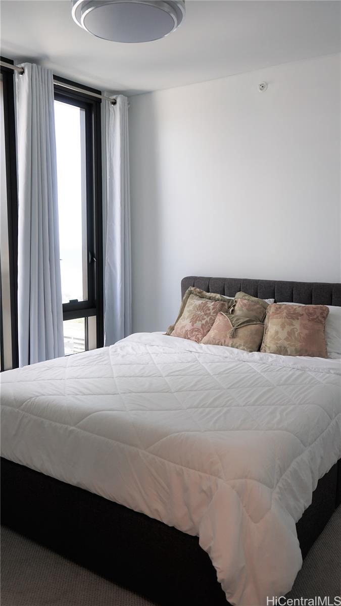 987 Queen St Honolulu - Rental - photo 4 of 21