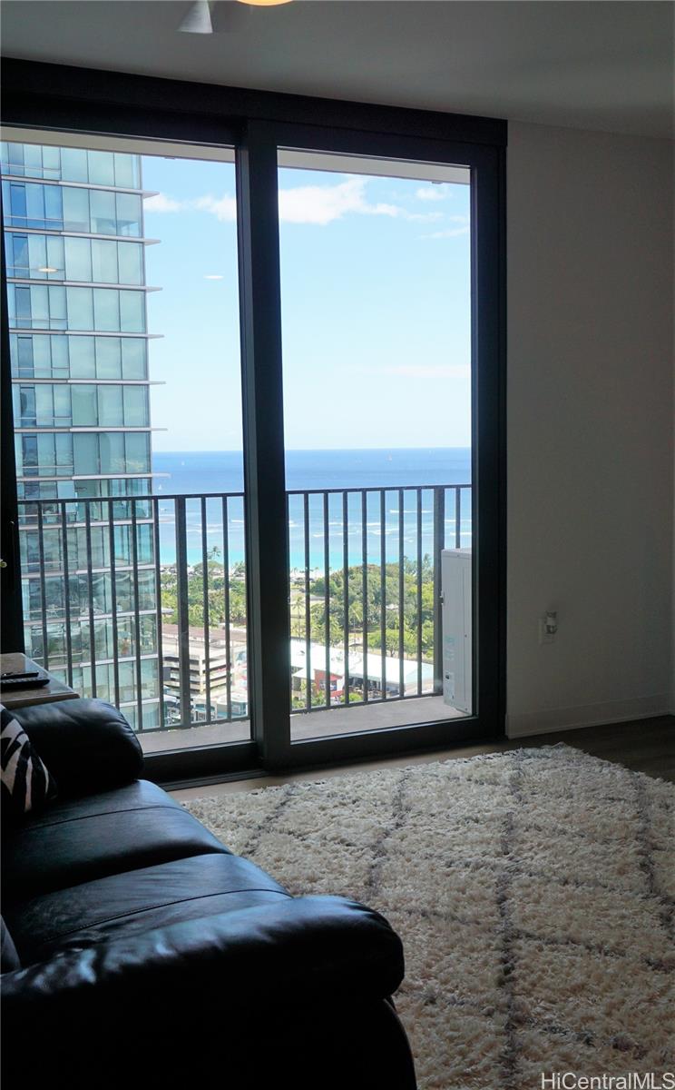 987 Queen St Honolulu - Rental - photo 7 of 21