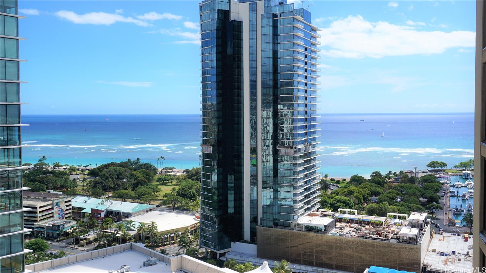 987 Queen St Honolulu - Rental - photo 9 of 21