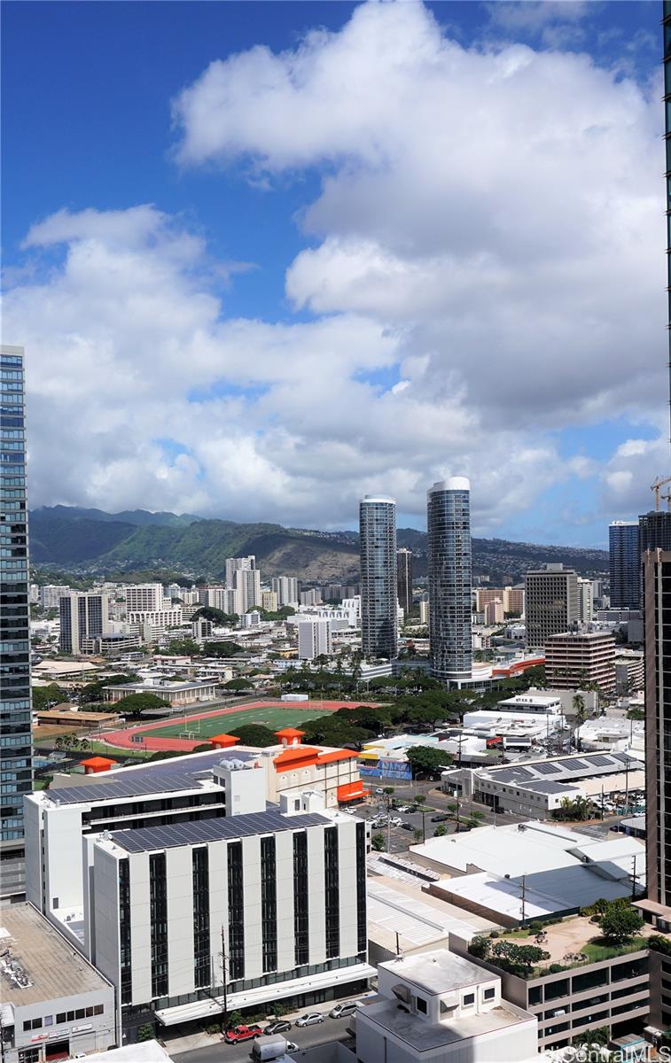 987 Queen St Honolulu - Rental - photo 10 of 21