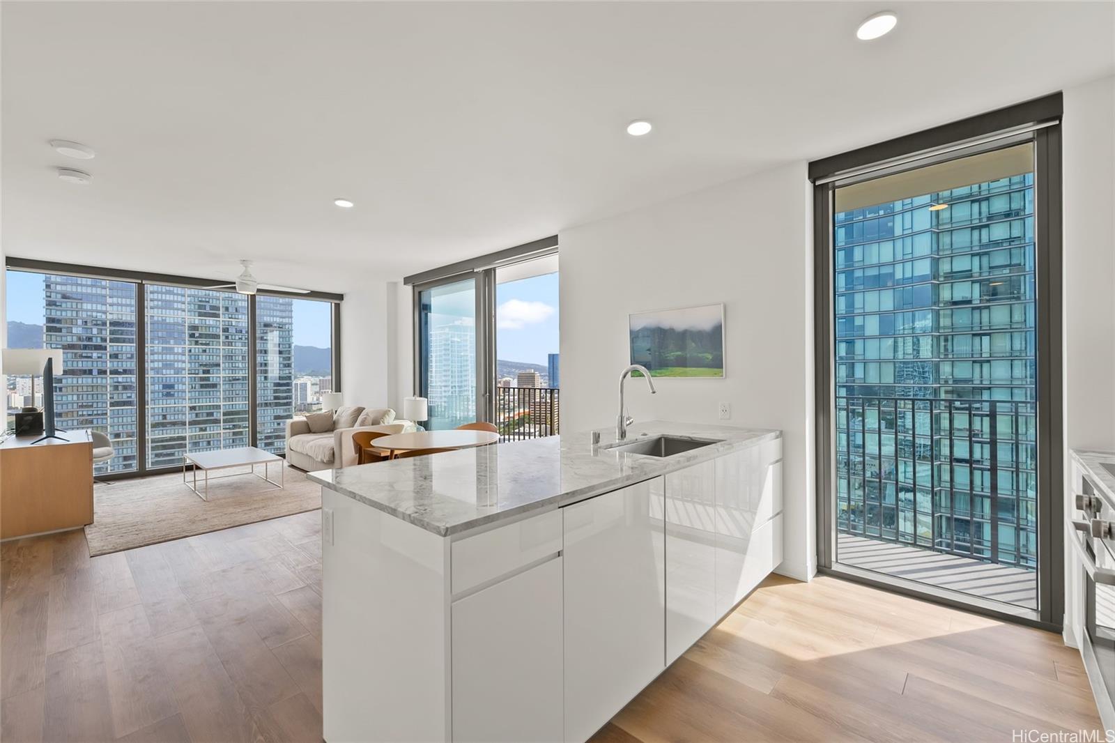 Aalii condo # 2514, Honolulu, Hawaii - photo 8 of 25