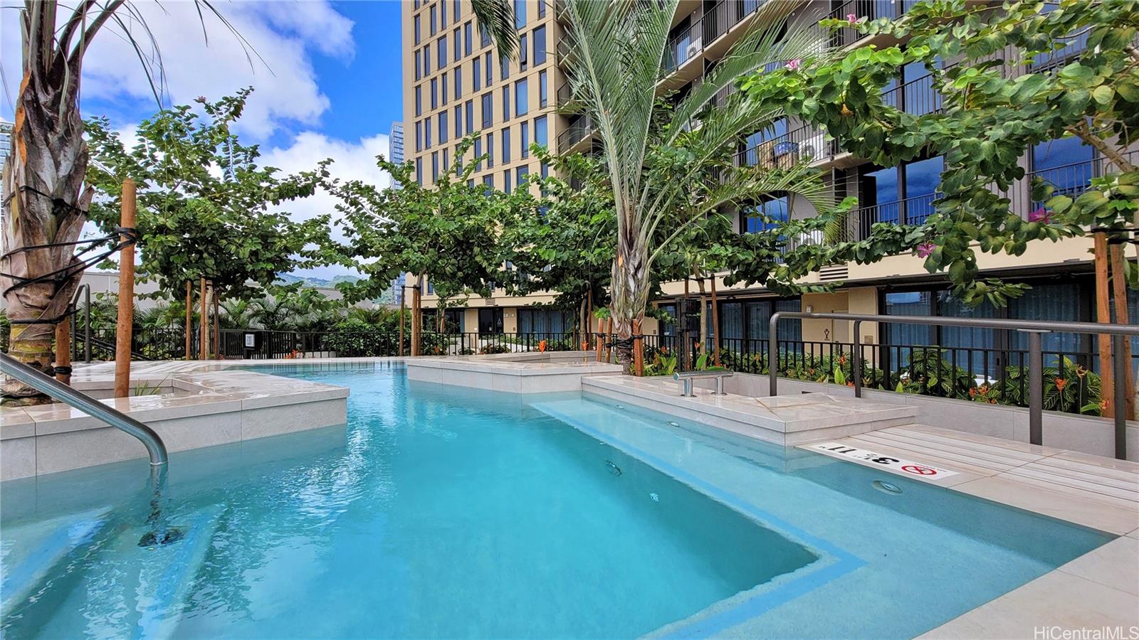 987 Queen Street Honolulu - Rental - photo 6 of 20