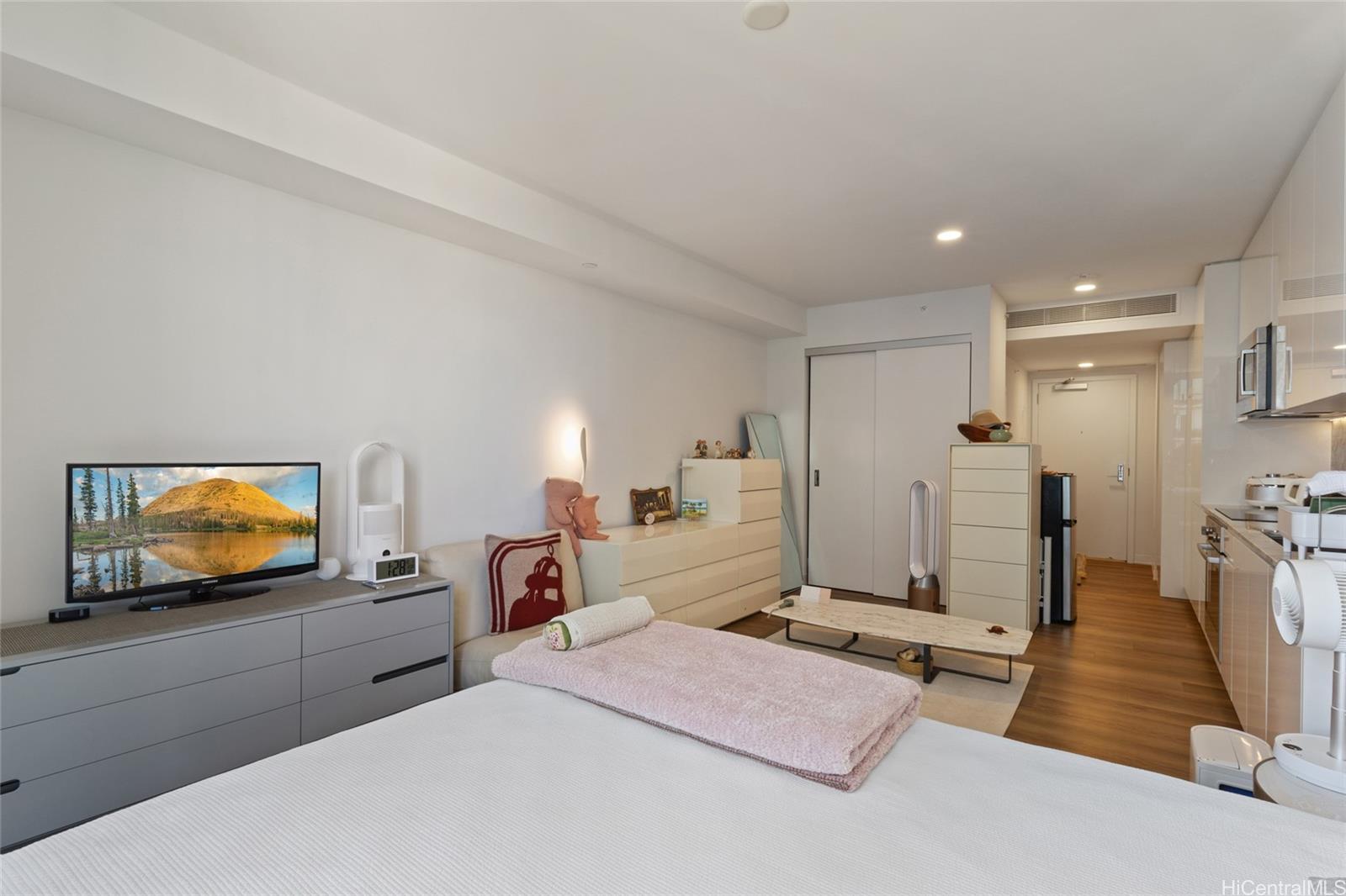 Aalii condo # 2806, Honolulu, Hawaii - photo 3 of 17