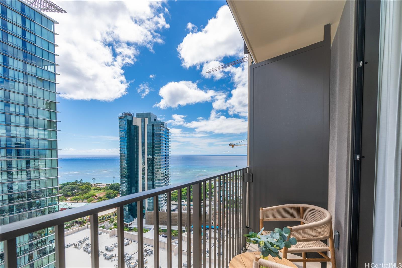 Aalii 2910, 987 Queen Street, Honolulu Kakaako