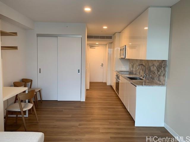 987 Queen Street Honolulu - Rental - photo 2 of 23