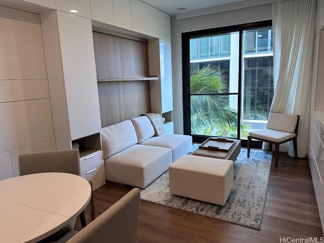 987 Queen St Honolulu - Rental - photo 3 of 8