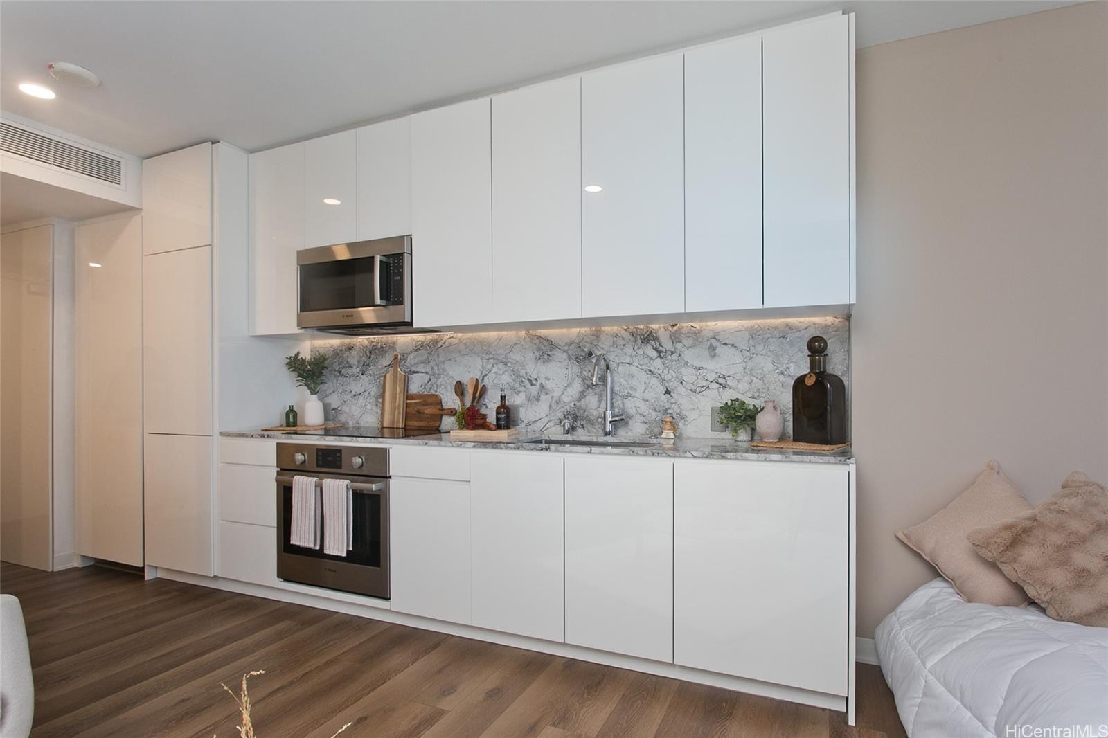 Aalii condo # 3506, Honolulu, Hawaii - photo 4 of 24