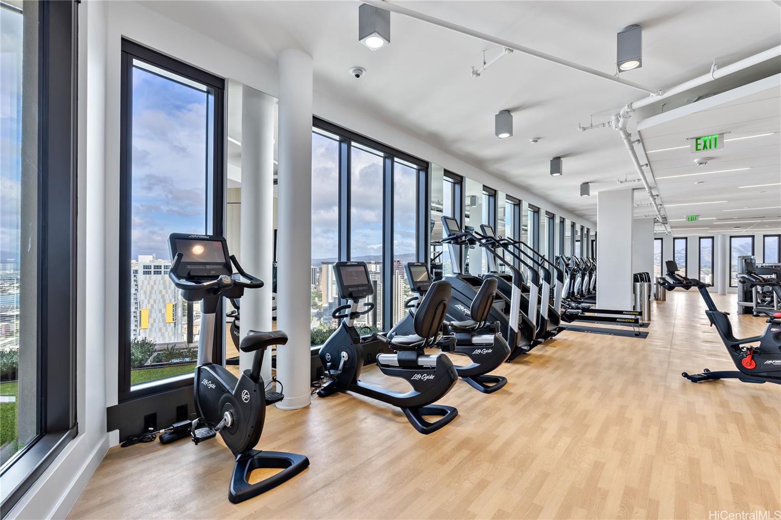 Aalii condo # 3517, Honolulu, Hawaii - photo 23 of 25