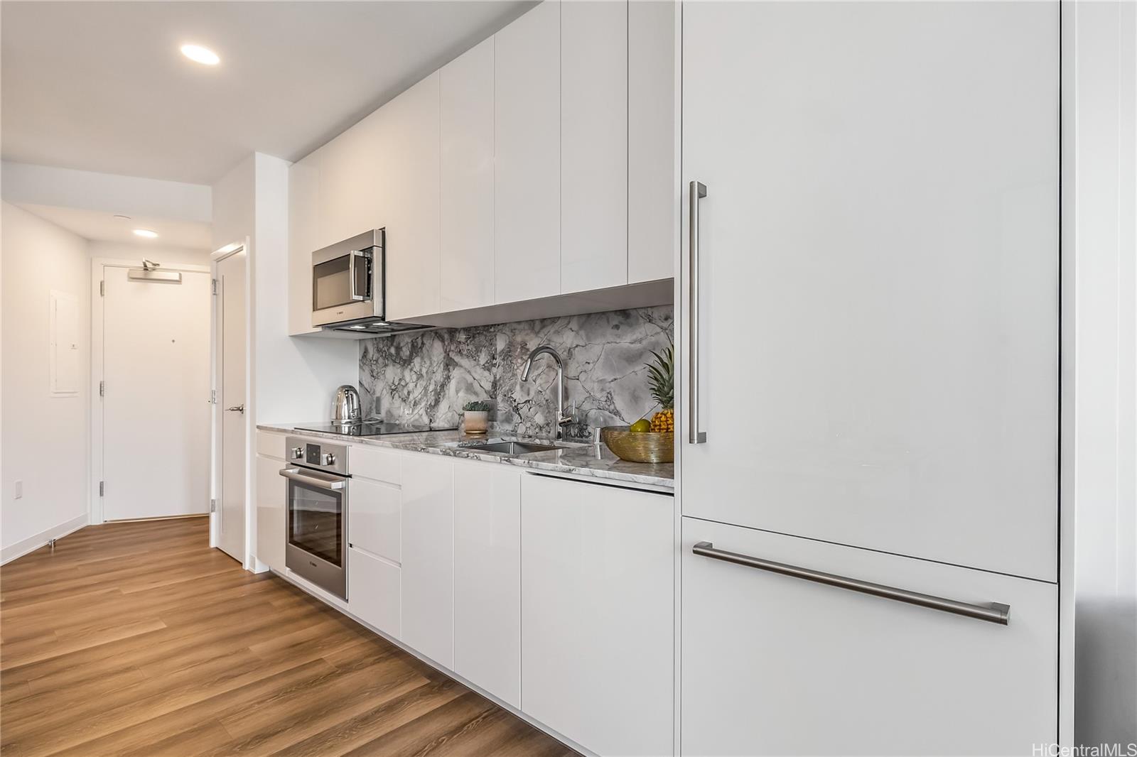 Aalii condo # 3517, Honolulu, Hawaii - photo 8 of 25