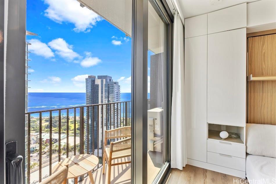 987 Queen St Honolulu - Rental - photo 5 of 25