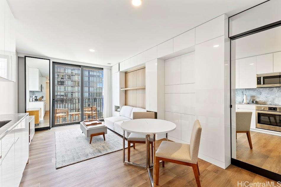 987 Queen St Honolulu - Rental - photo 8 of 25