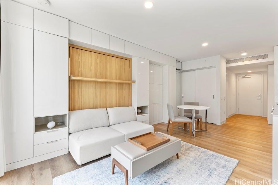 987 Queen St Honolulu - Rental - photo 9 of 25