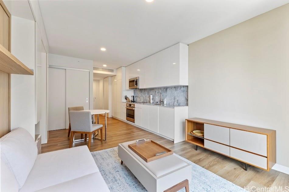 987 Queen St Honolulu - Rental - photo 10 of 25