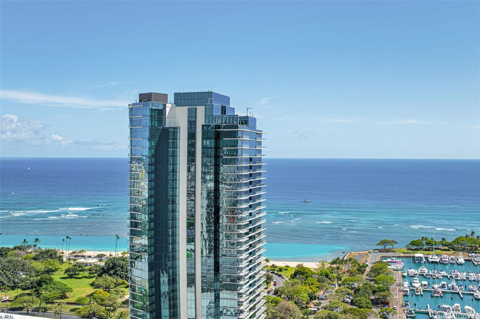 987 Queen St Honolulu - Rental - photo 2 of 24