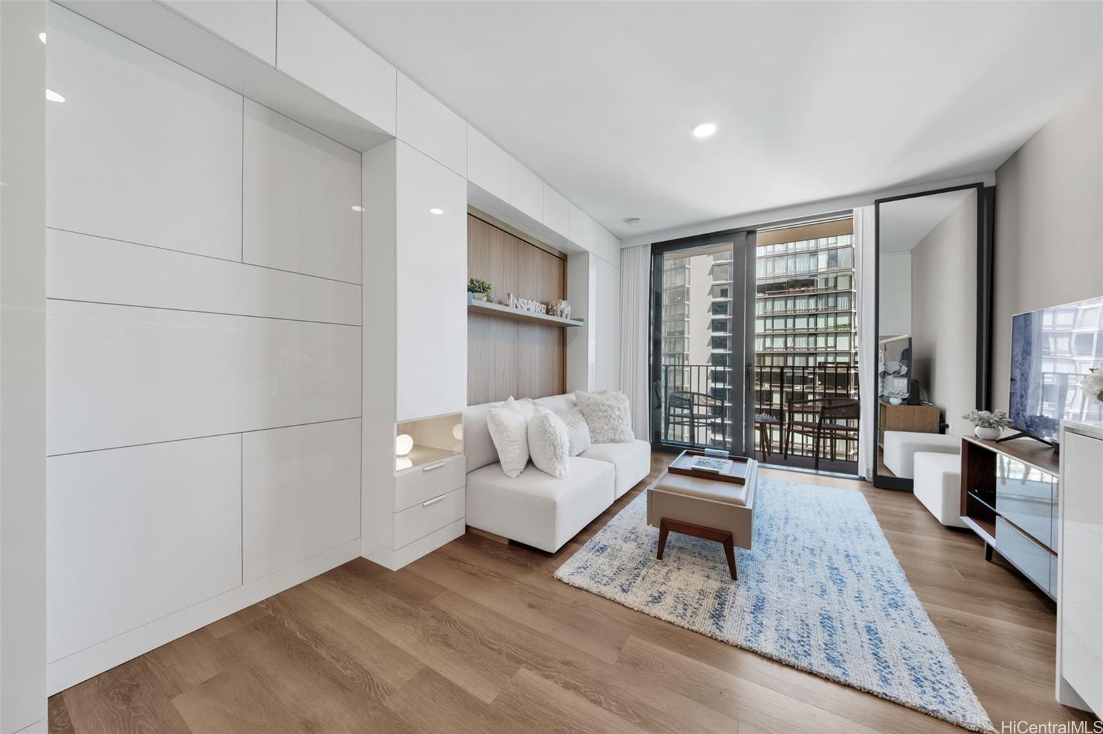 987 Queen St Honolulu - Rental - photo 12 of 24