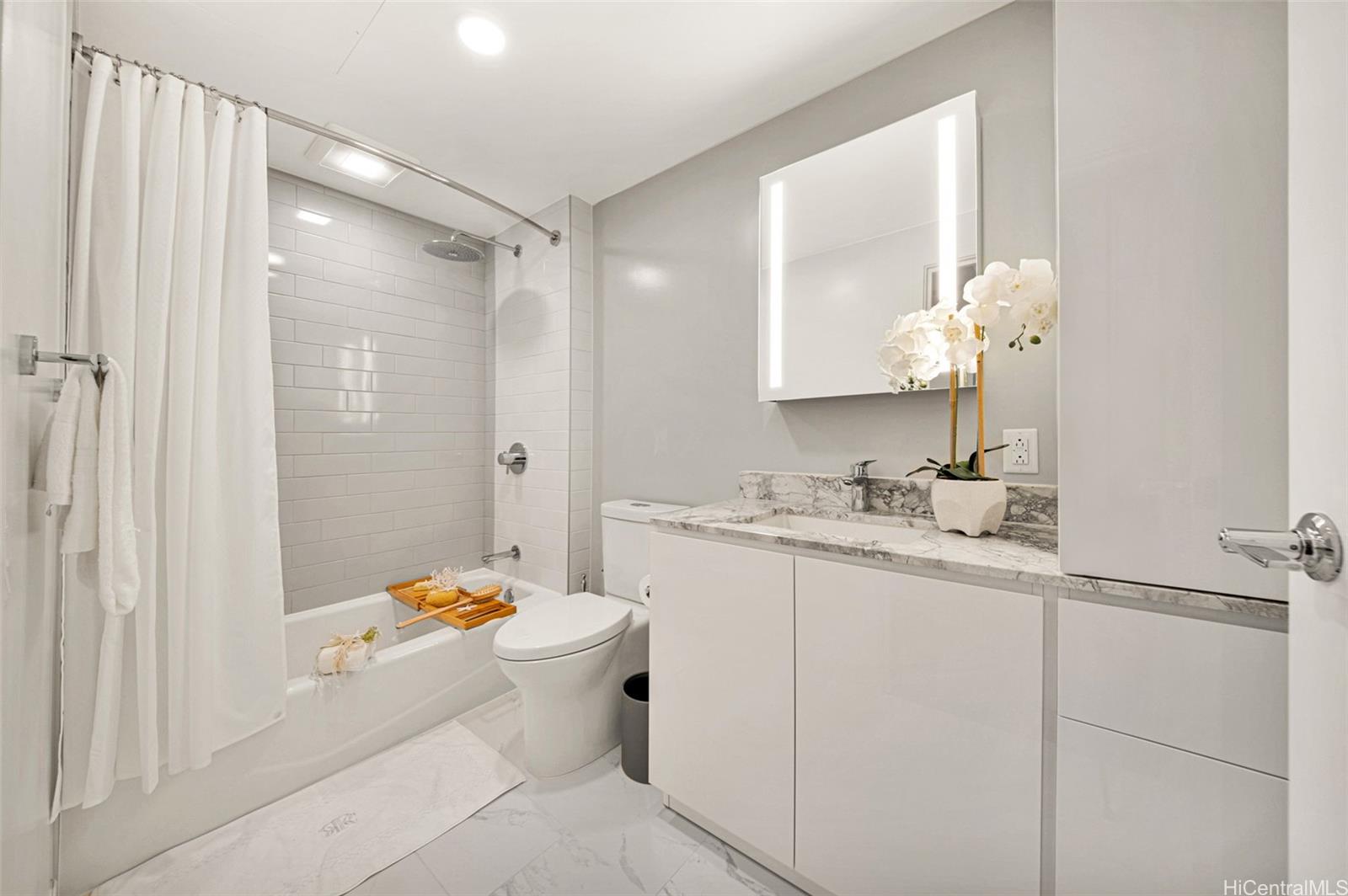 987 Queen St Honolulu - Rental - photo 18 of 24