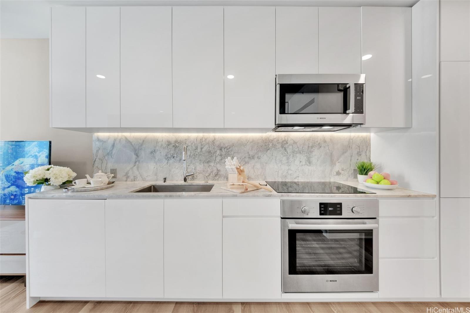 987 Queen St Honolulu - Rental - photo 10 of 24