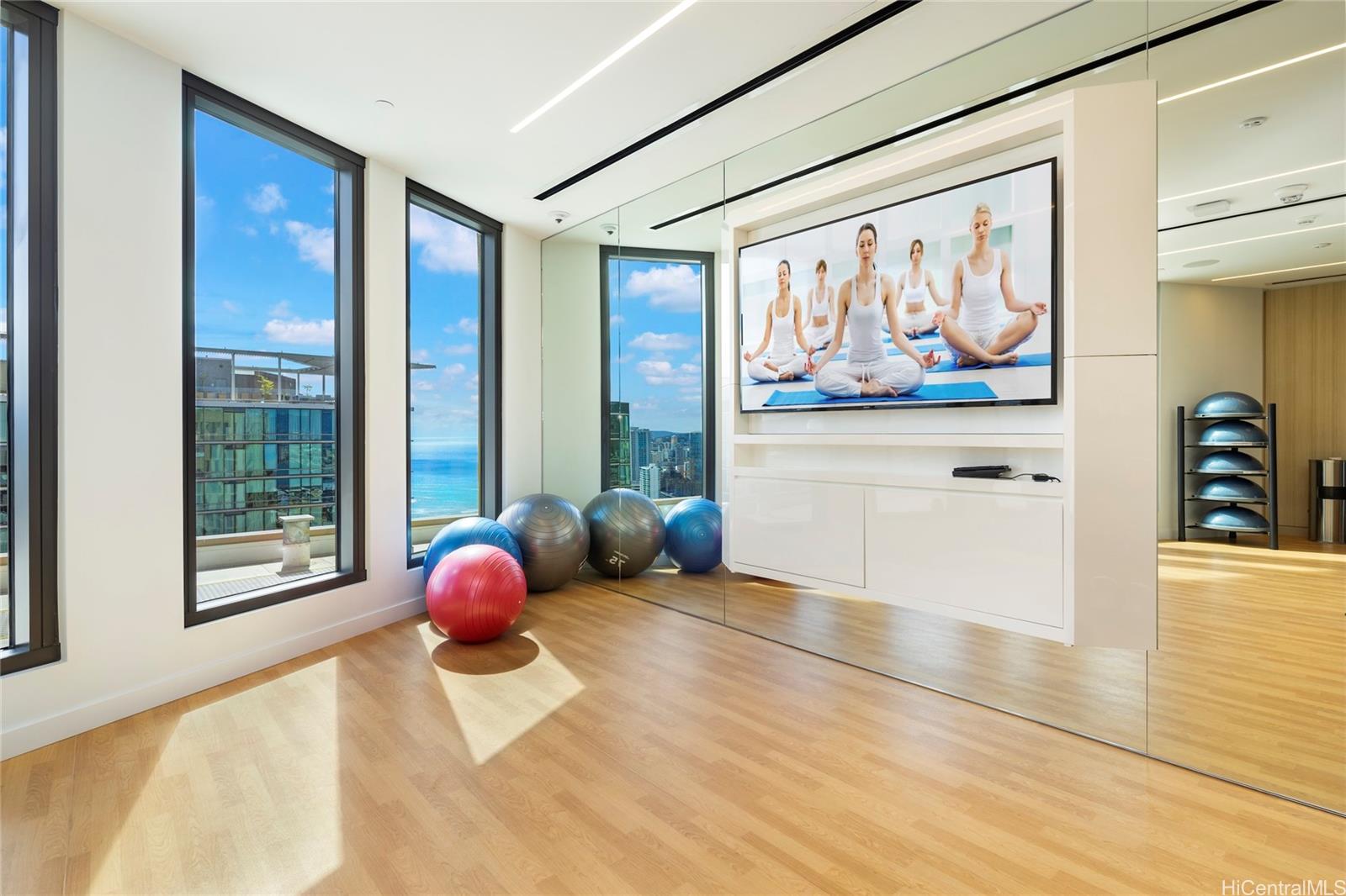 Aalii condo # 3714, Honolulu, Hawaii - photo 21 of 24