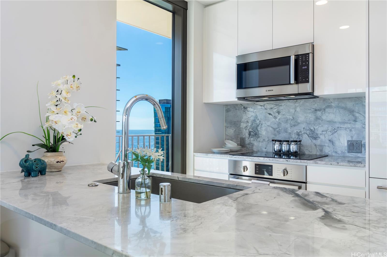 Aalii condo # 3714, Honolulu, Hawaii - photo 10 of 24