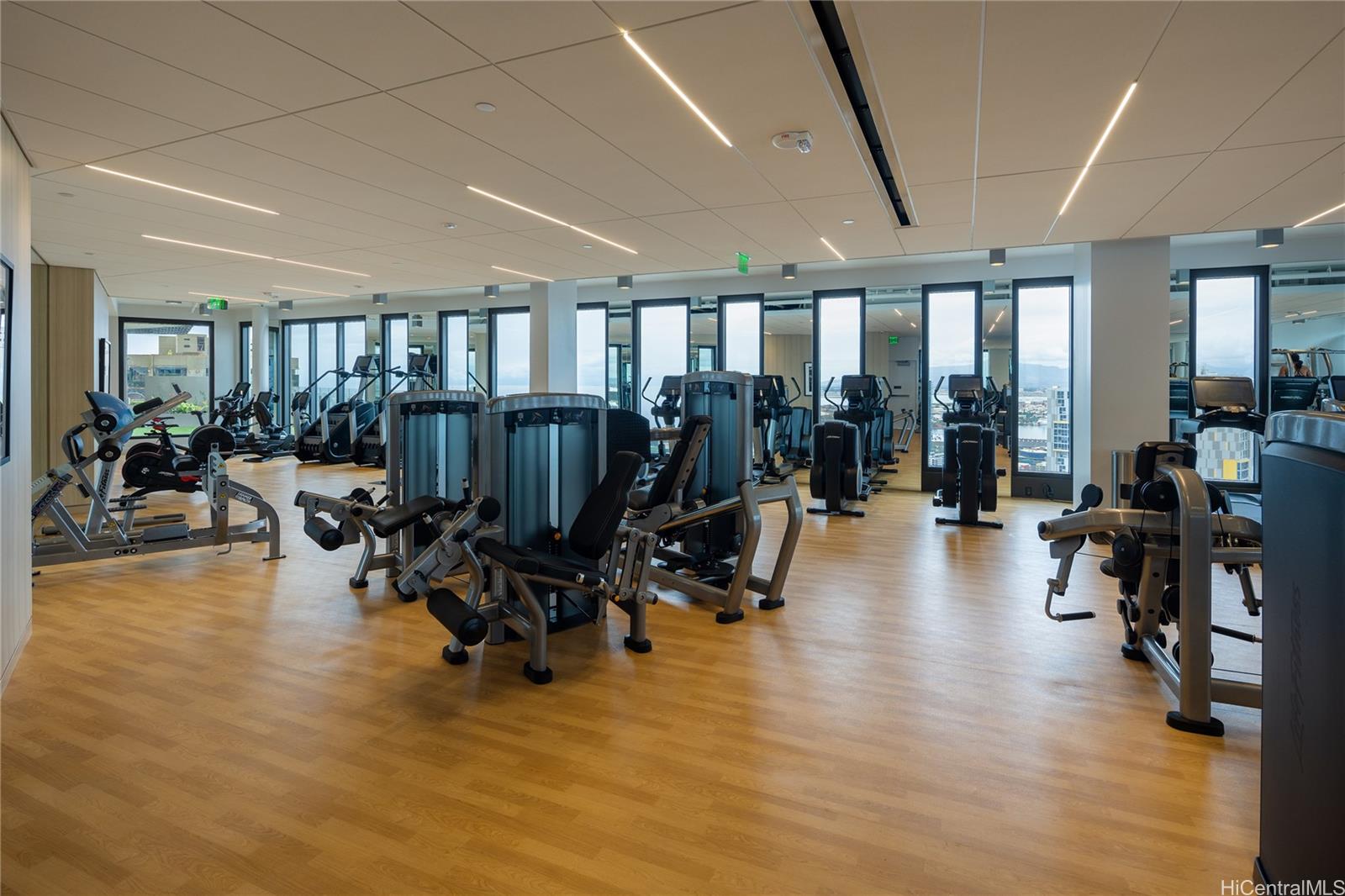 Aalii condo # 3908, Honolulu, Hawaii - photo 13 of 25