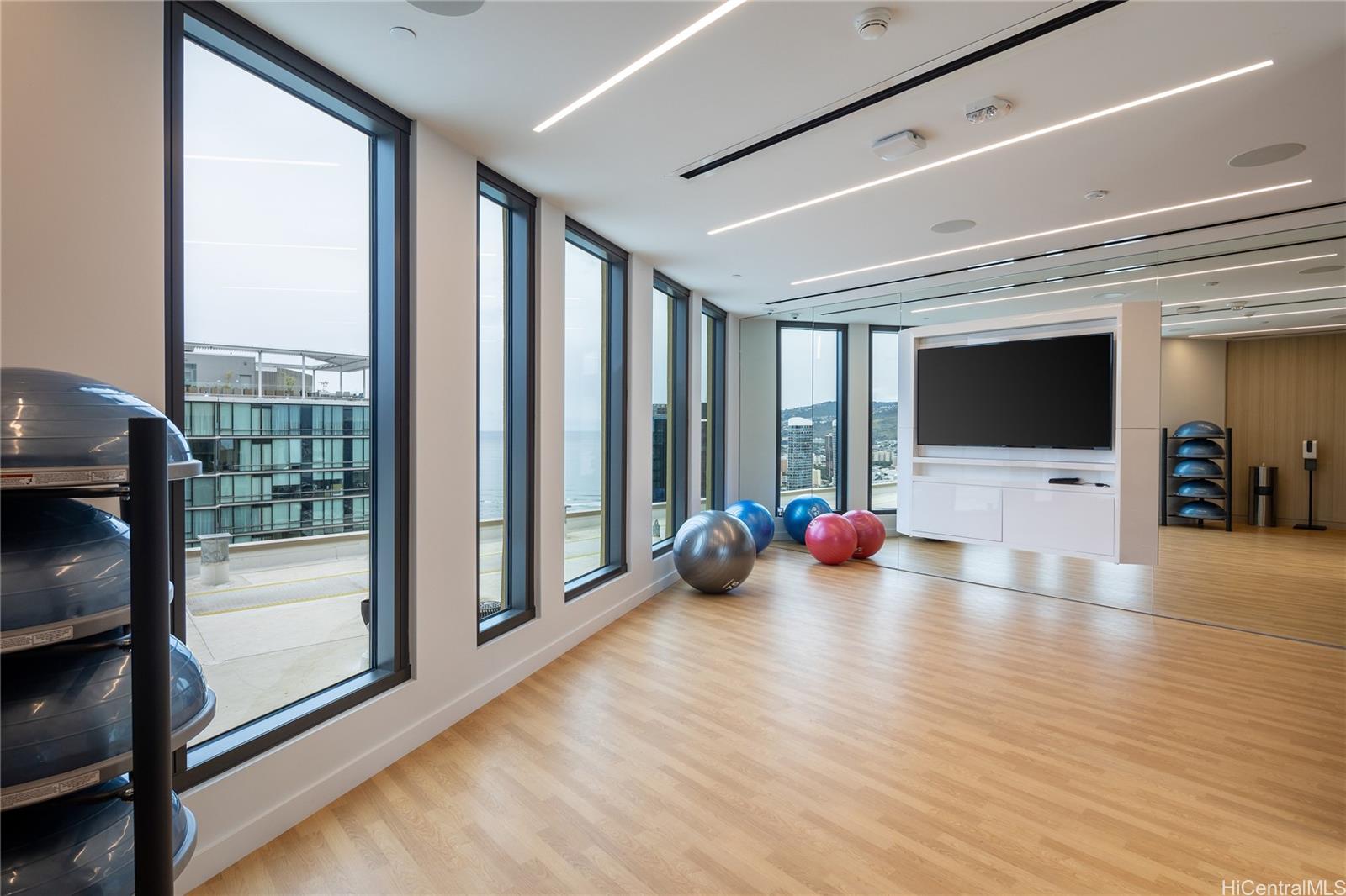 Aalii condo # 3908, Honolulu, Hawaii - photo 14 of 25