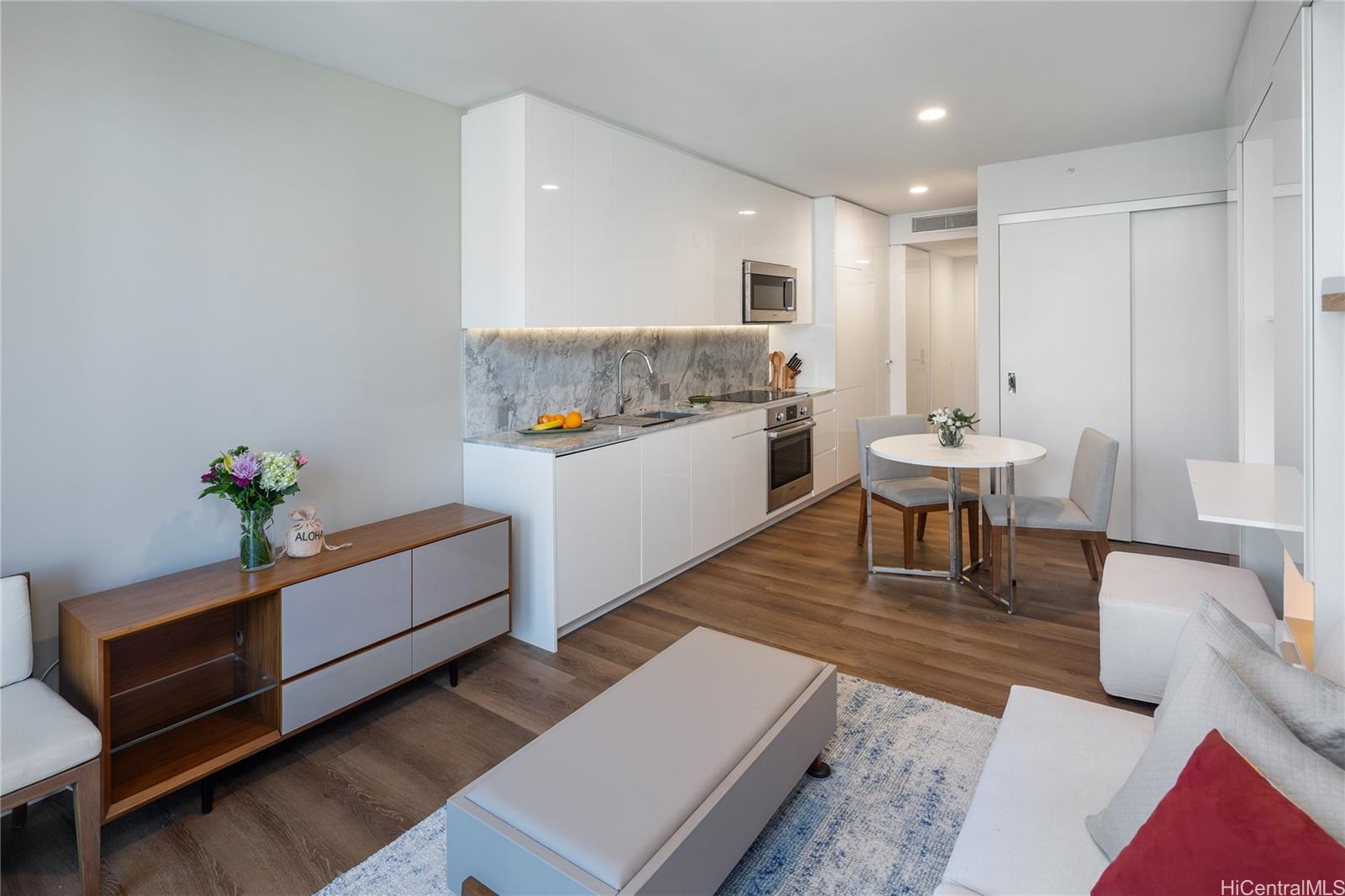 Aalii condo # 3908, Honolulu, Hawaii - photo 4 of 25