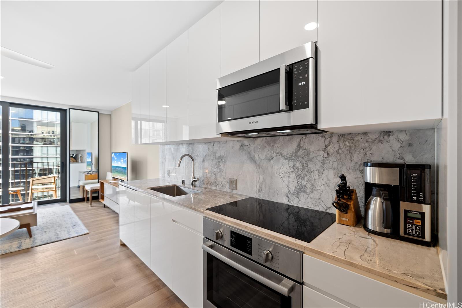 987 Queen St Honolulu - Rental - photo 15 of 25