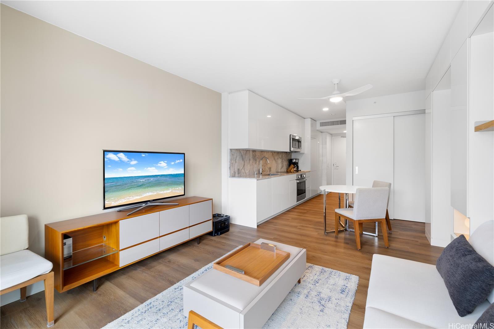 987 Queen Street Honolulu - Rental - photo 7 of 24