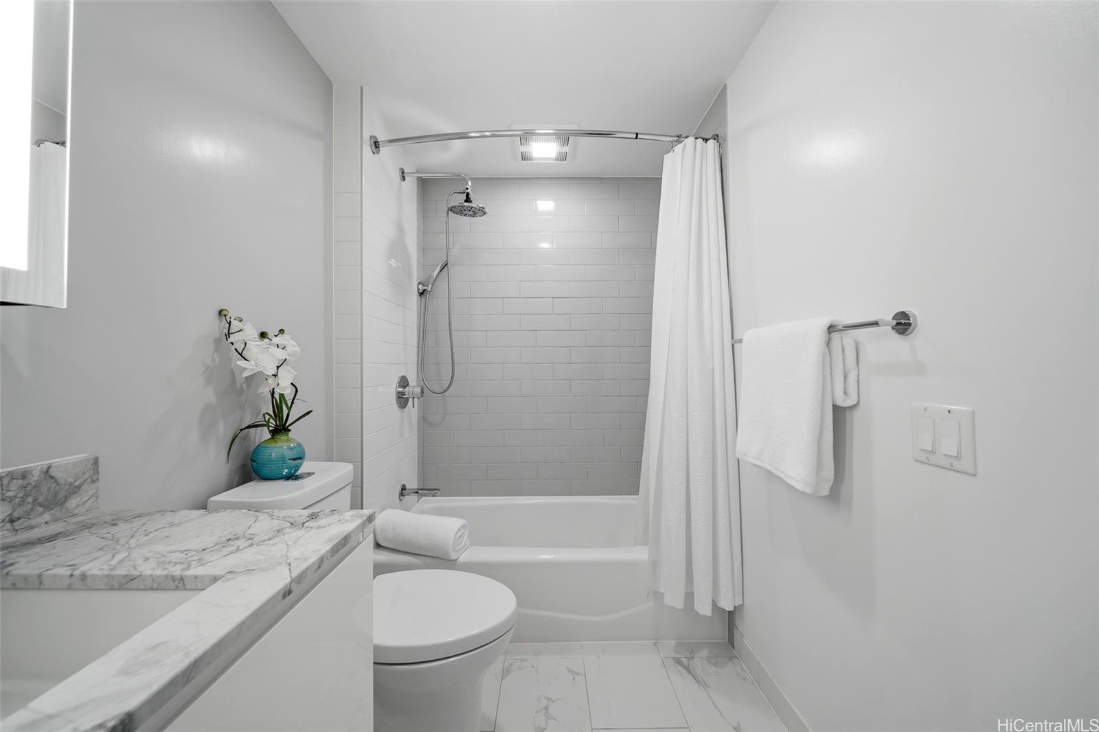 Aalii condo # 4013, Honolulu, Hawaii - photo 16 of 23