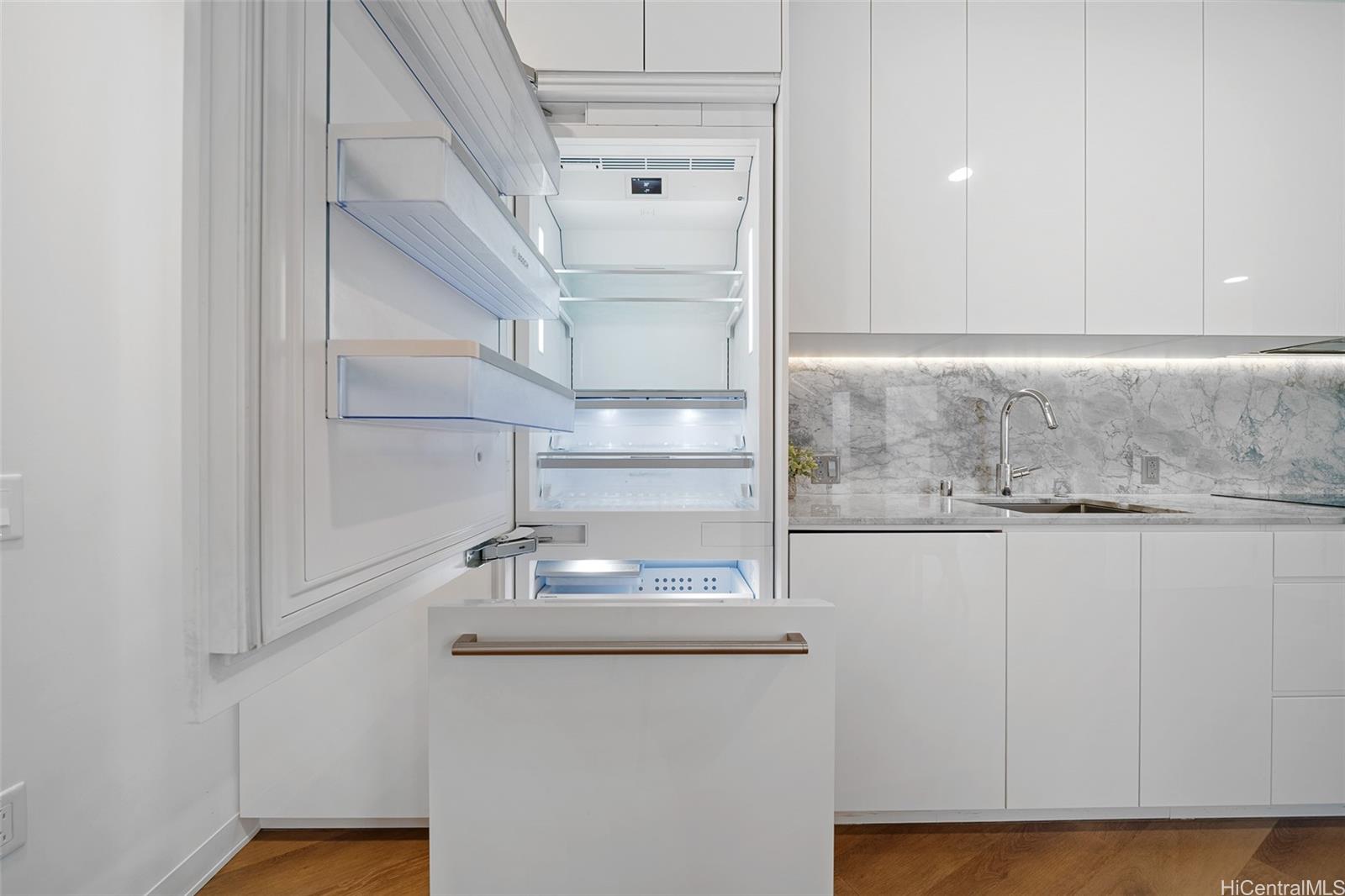 Aalii condo # 4013, Honolulu, Hawaii - photo 10 of 23