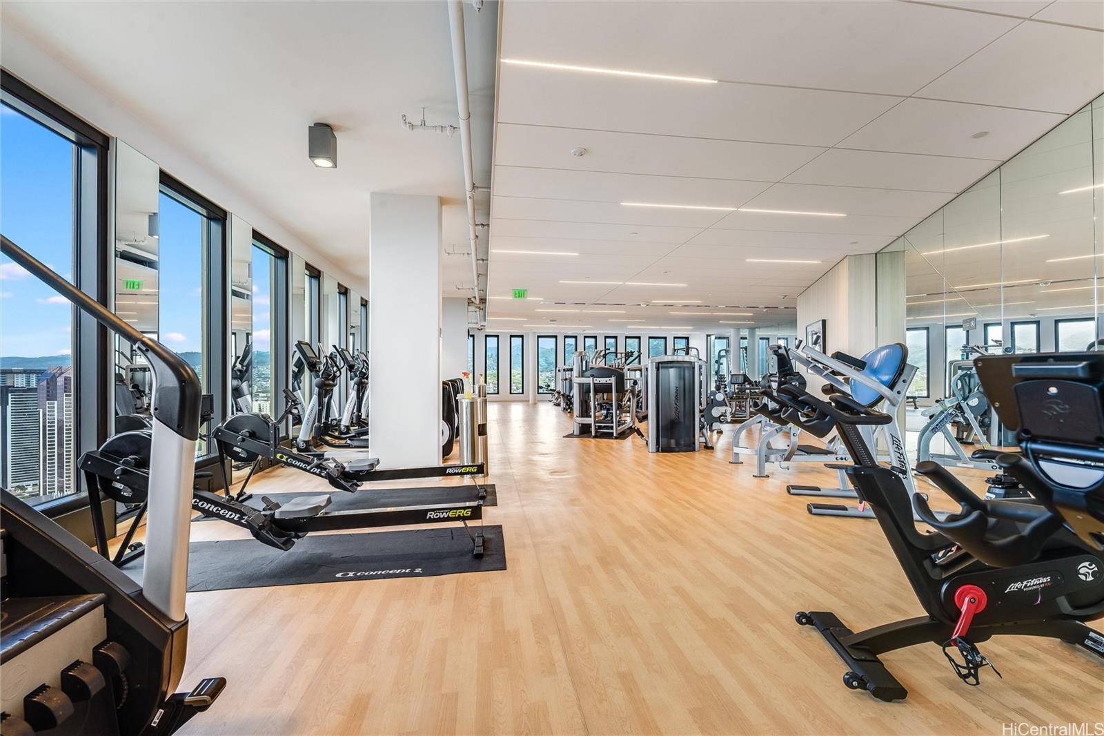 Aalii condo # 502, Honolulu, Hawaii - photo 23 of 25